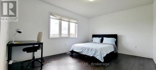 112 Queen Mary Boulevard, Hamilton, ON - Indoor Photo Showing Bedroom