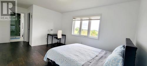 112 Queen Mary Boulevard, Hamilton, ON - Indoor Photo Showing Bedroom