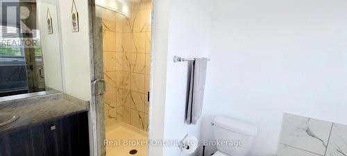 112 Queen Mary Boulevard, Hamilton, ON - Indoor Photo Showing Bathroom