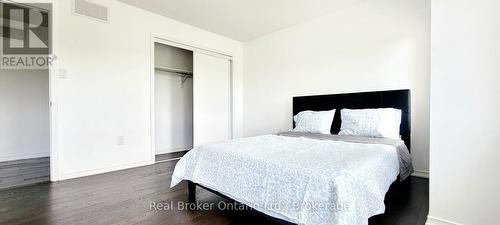 112 Queen Mary Boulevard, Hamilton, ON - Indoor Photo Showing Bedroom