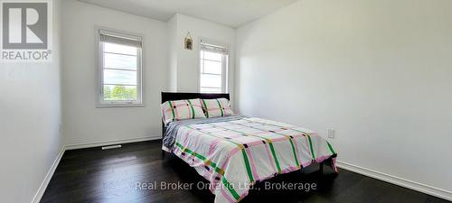 112 Queen Mary Boulevard, Hamilton, ON - Indoor Photo Showing Bedroom