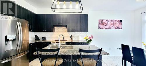 112 Queen Mary Boulevard, Hamilton, ON - Indoor Photo Showing Kitchen With Stainless Steel Kitchen With Upgraded Kitchen