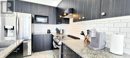 112 Queen Mary Boulevard, Hamilton, ON - Indoor Photo Showing Kitchen