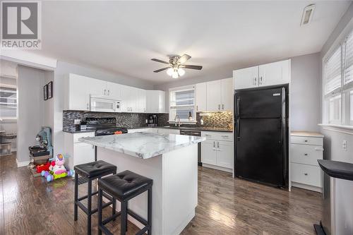 702 Rayburne Avenue, Sarnia, ON - Indoor Photo Showing Kitchen