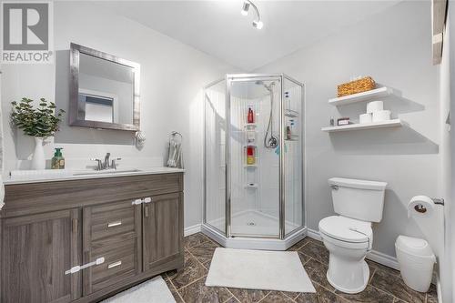 702 Rayburne Avenue, Sarnia, ON - Indoor Photo Showing Bathroom