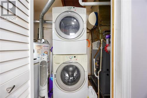 702 Rayburne Avenue, Sarnia, ON - Indoor Photo Showing Laundry Room