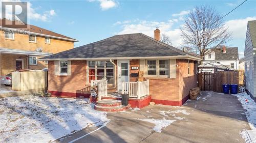 702 Rayburne Avenue, Sarnia, ON - Outdoor