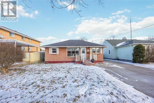 702 Rayburne Avenue, Sarnia, ON - Outdoor