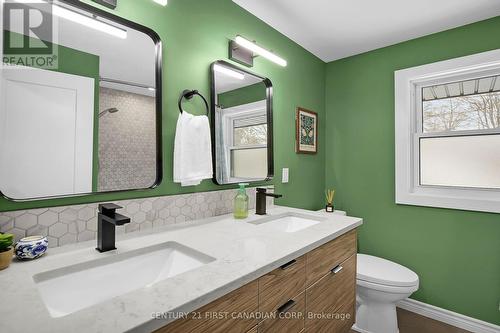 17 Queen Mary Crescent, London, ON - Indoor Photo Showing Bathroom