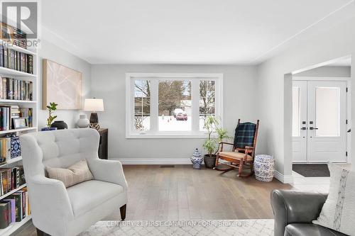 17 Queen Mary Crescent, London, ON - Indoor Photo Showing Living Room