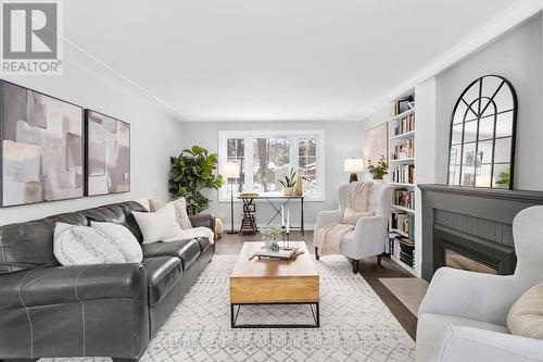 17 Queen Mary Crescent, London, ON - Indoor Photo Showing Living Room