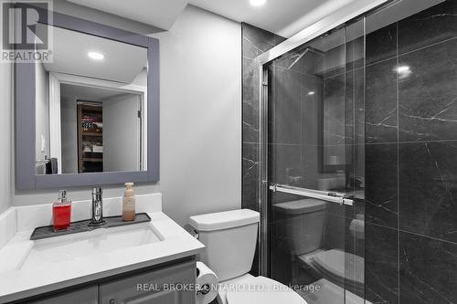 50 Maitland Drive, Barrie, ON - Indoor Photo Showing Bathroom