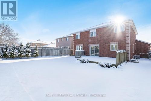 8 Farmstead Crescent, Barrie, ON - Outdoor