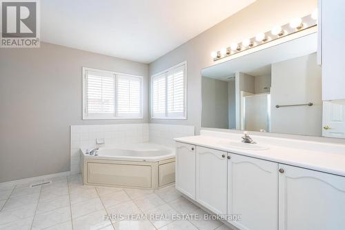 8 Farmstead Crescent, Barrie, ON - Indoor Photo Showing Bathroom