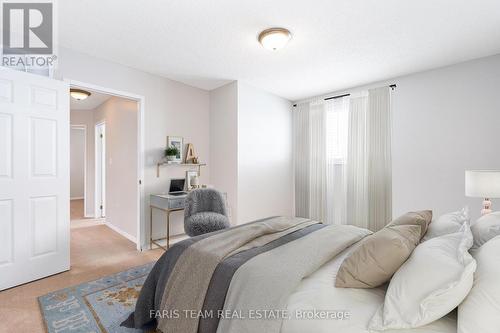 8 Farmstead Crescent, Barrie, ON - Indoor Photo Showing Bedroom