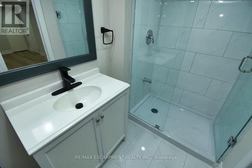 32 Vansitmart Avenue, Hamilton, ON - Indoor Photo Showing Bathroom