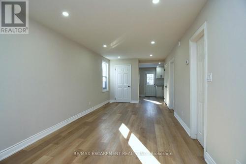 32 Vansitmart Avenue, Hamilton, ON - Indoor Photo Showing Other Room