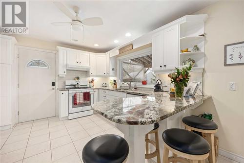 846 Mckay Avenue, Sarnia, ON - Indoor Photo Showing Kitchen