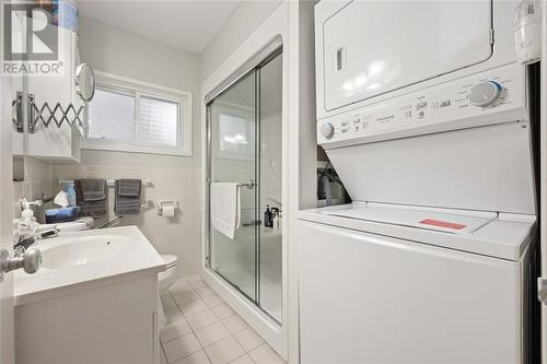 846 Mckay Avenue, Sarnia, ON - Indoor Photo Showing Laundry Room