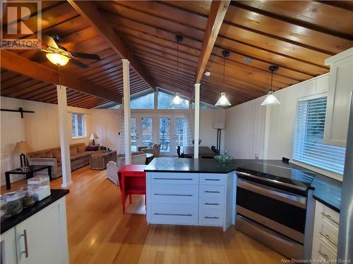 568 Bayview Drive, Saint Andrews, NB - Indoor Photo Showing Kitchen