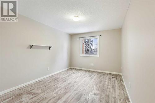 3513 43 Street Sw, Calgary, AB - Indoor Photo Showing Other Room