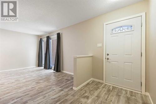 3513 43 Street Sw, Calgary, AB - Indoor Photo Showing Other Room