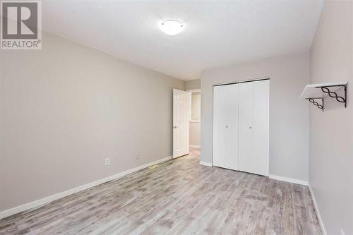 3513 43 Street Sw, Calgary, AB - Indoor