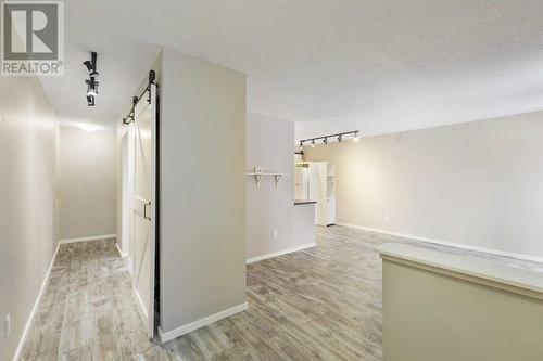 3513 43 Street Sw, Calgary, AB - Indoor Photo Showing Other Room