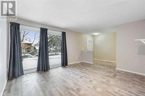 3513 43 Street Sw, Calgary, AB - Indoor Photo Showing Other Room