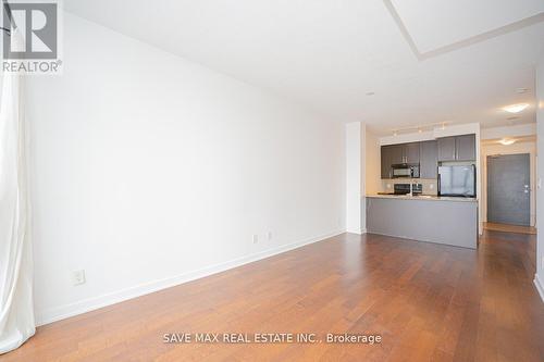 2908 - 4070 Confederation Parkway, Mississauga, ON - Indoor Photo Showing Kitchen