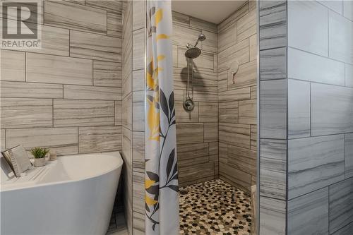 40 Equinox Crescent, Sudbury, ON - Indoor Photo Showing Bathroom