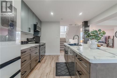 40 Equinox Crescent, Sudbury, ON - Indoor Photo Showing Kitchen With Upgraded Kitchen