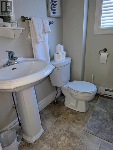 15 Barters Hill Place, St John'S, NL - Indoor Photo Showing Bathroom