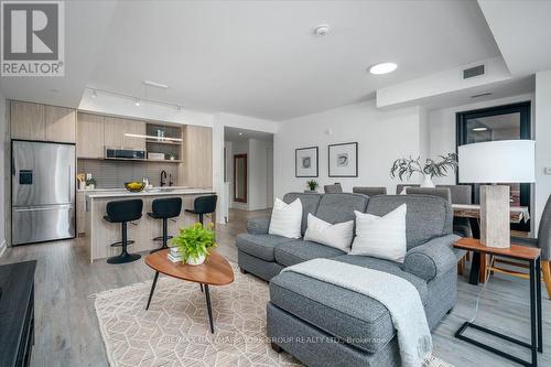 520 - 185 Dunlop Street E, Barrie, ON - Indoor Photo Showing Living Room