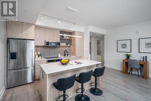 520 - 185 Dunlop Street E, Barrie, ON - Indoor Photo Showing Kitchen With Upgraded Kitchen