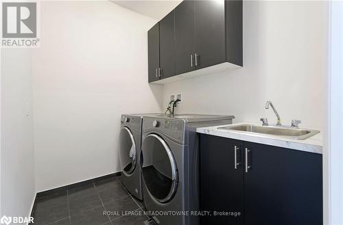 3173 Millicent Avenue, Oakville, ON - Indoor Photo Showing Laundry Room