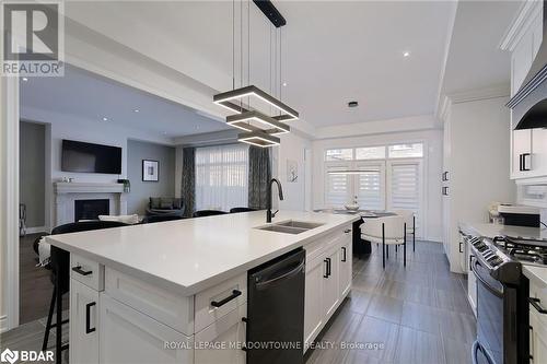 3173 Millicent Avenue, Oakville, ON - Indoor Photo Showing Kitchen With Double Sink With Upgraded Kitchen