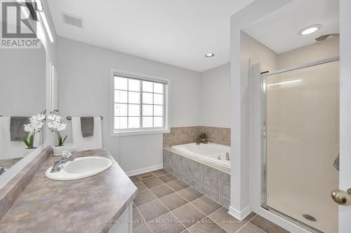 558 Wild Shore Crescent, Ottawa, ON - Indoor Photo Showing Bathroom