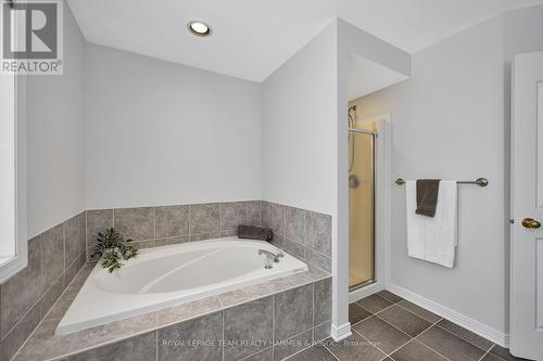 558 Wild Shore Crescent, Ottawa, ON - Indoor Photo Showing Bathroom