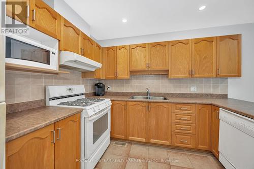 558 Wild Shore Crescent, Ottawa, ON - Indoor Photo Showing Kitchen With Double Sink