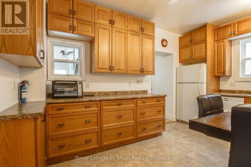 30 Maria Street, Penetanguishene, ON - Indoor Photo Showing Kitchen