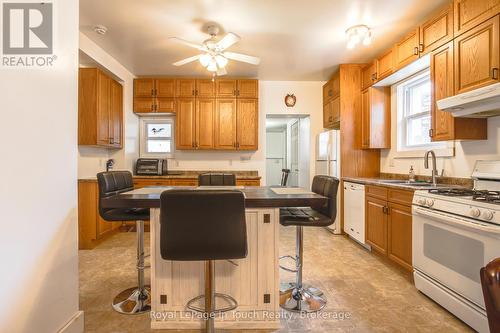 30 Maria Street, Penetanguishene, ON - Indoor Photo Showing Kitchen