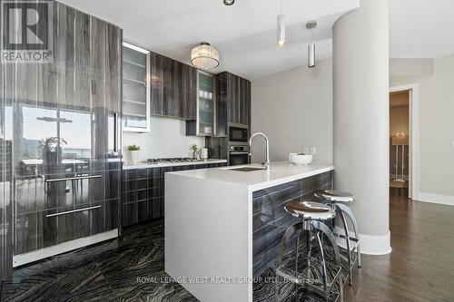 904 - 29 Queens Quay E, Toronto, ON - Indoor Photo Showing Kitchen