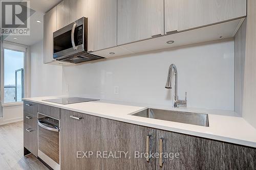 2817 - 1926 Lakeshore Boulevard W, Toronto, ON - Indoor Photo Showing Kitchen With Upgraded Kitchen