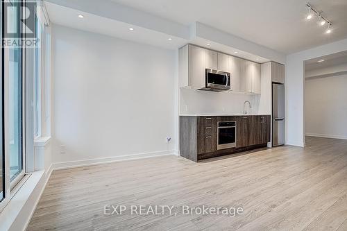 2817 - 1926 Lakeshore Boulevard W, Toronto, ON - Indoor Photo Showing Kitchen