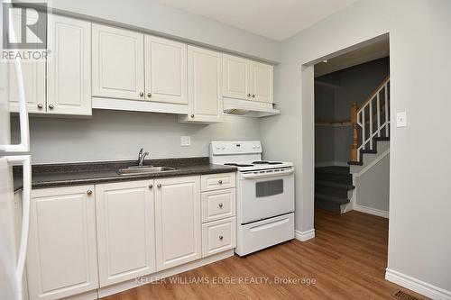 15 Wood Street E, Hamilton, ON - Indoor Photo Showing Kitchen