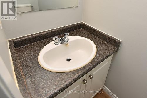 15 Wood Street E, Hamilton, ON - Indoor Photo Showing Bathroom