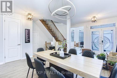 382 Montreal Circle, Hamilton, ON - Indoor Photo Showing Dining Room