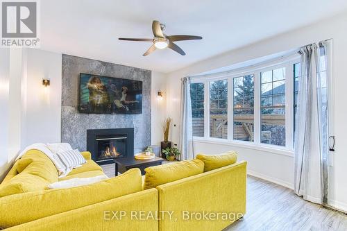 382 Montreal Circle, Hamilton, ON - Indoor Photo Showing Living Room With Fireplace