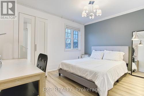 382 Montreal Circle, Hamilton, ON - Indoor Photo Showing Bedroom